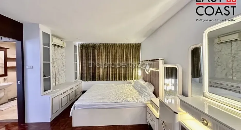 For rent 3 bedrooms condo in Jomtien, Pattaya