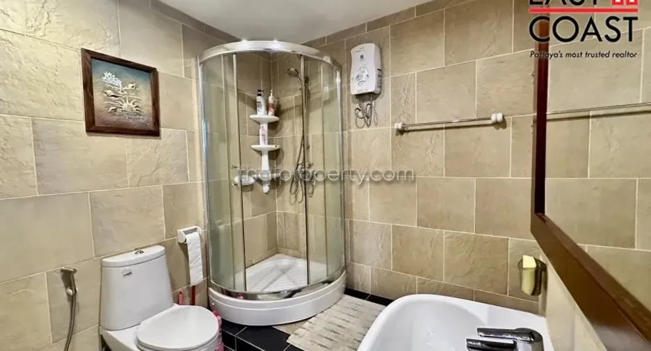 For rent 3 bedrooms condo in Jomtien, Pattaya