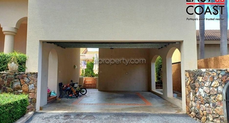 For rent 3 bedrooms house in East Pattaya, Pattaya