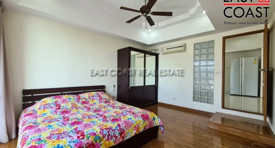 For rent 4 bedrooms condo in Jomtien, Pattaya