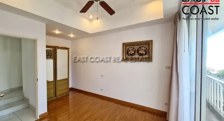 For rent 4 bedrooms condo in Jomtien, Pattaya