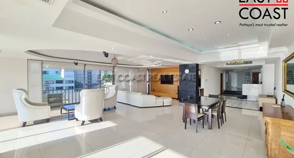 For rent 4 bedrooms condo in Jomtien, Pattaya