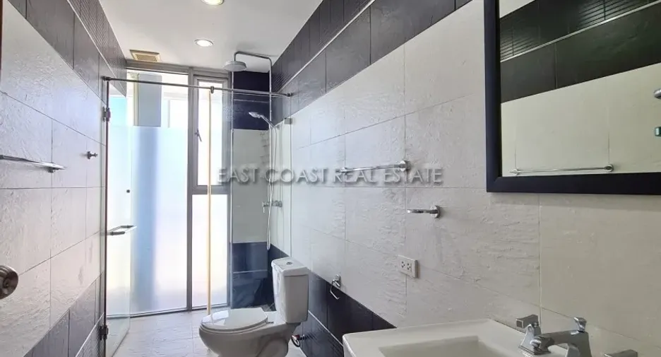 For rent 4 bedrooms condo in Jomtien, Pattaya