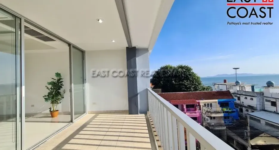 For rent 4 bedrooms condo in Jomtien, Pattaya