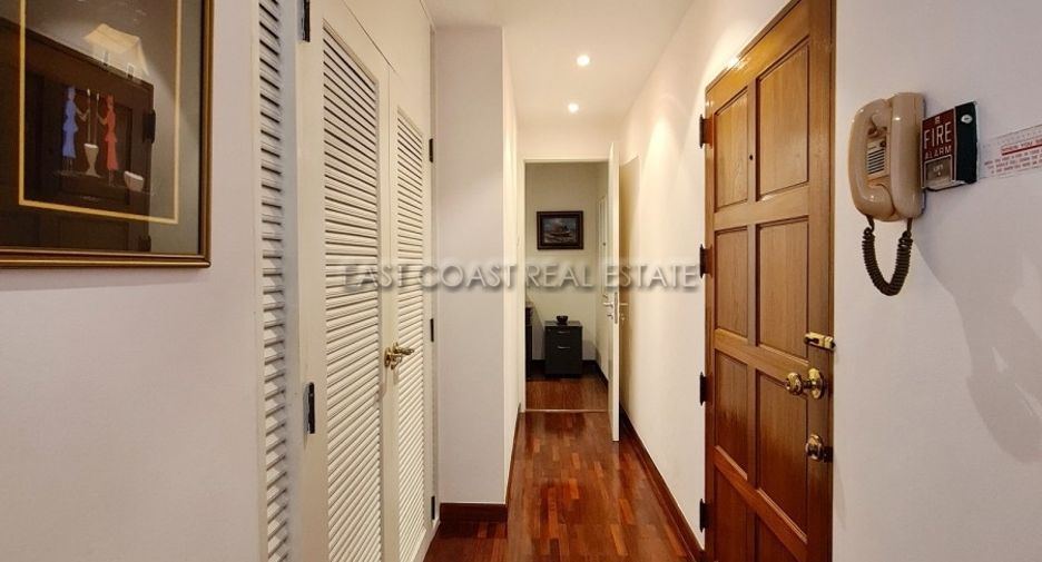 For rent 2 bedrooms condo in North Pattaya, Pattaya
