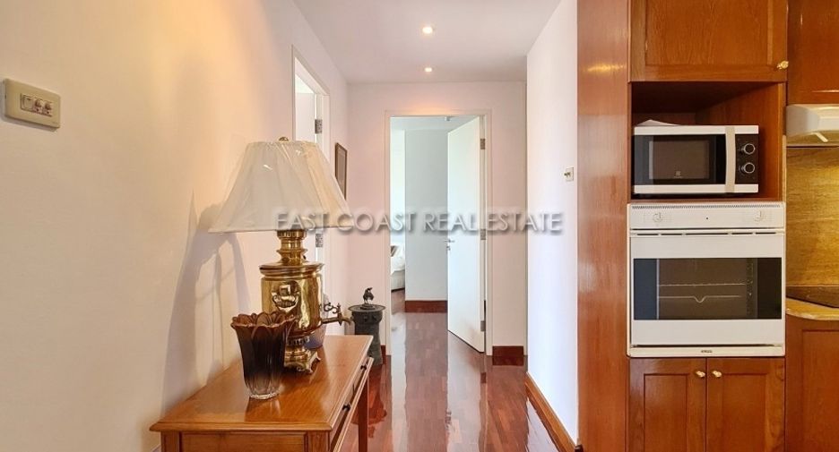 For rent 2 bedrooms condo in North Pattaya, Pattaya