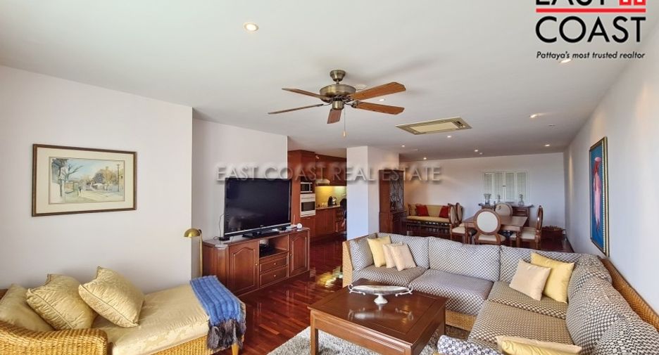 For rent 2 bedrooms condo in North Pattaya, Pattaya