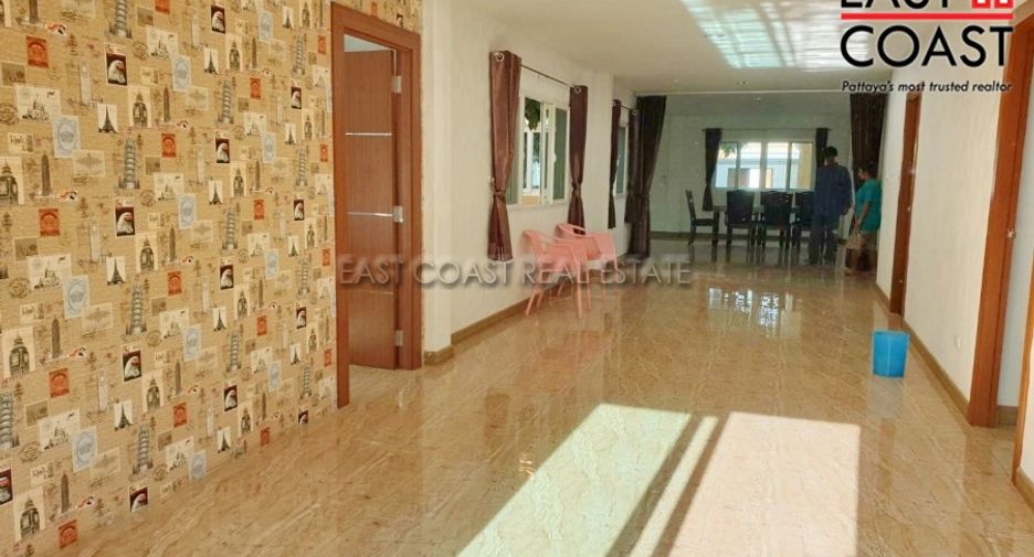 For rent 4 bedrooms house in East Pattaya, Pattaya
