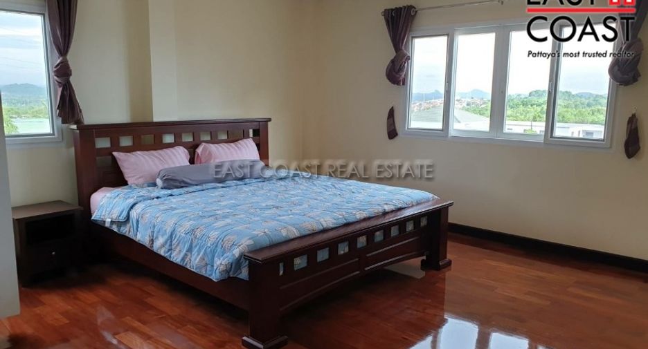 For rent 4 bedrooms house in East Pattaya, Pattaya