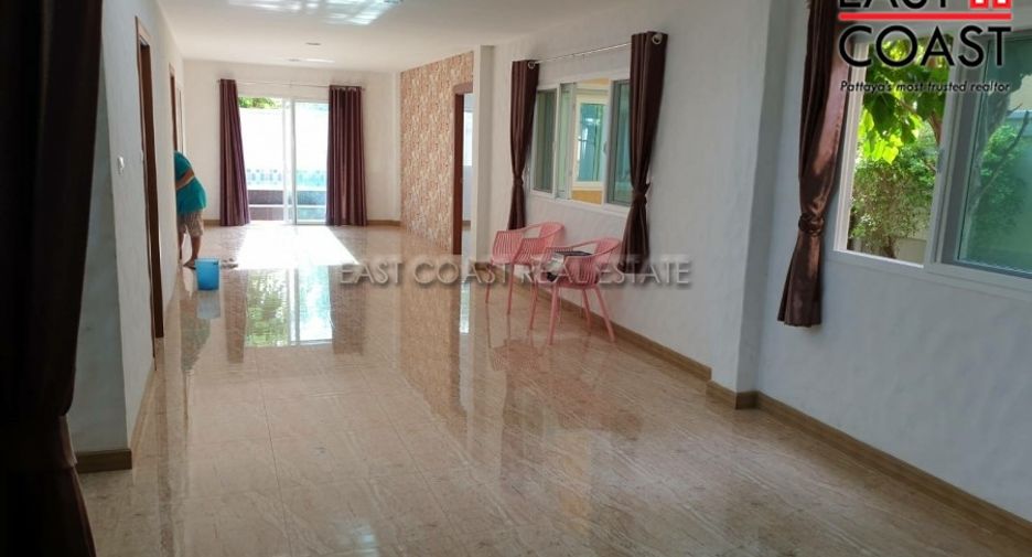 For rent 4 bedrooms house in East Pattaya, Pattaya