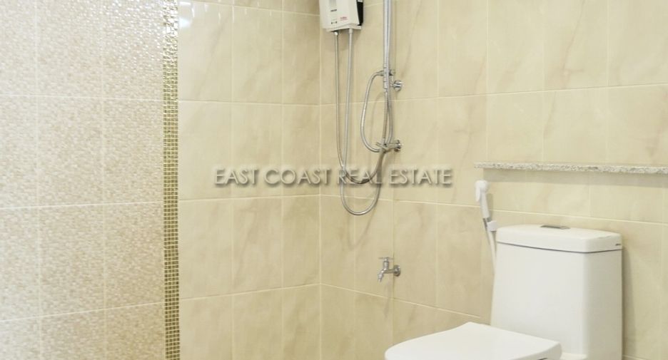 For rent 4 bedrooms house in East Pattaya, Pattaya