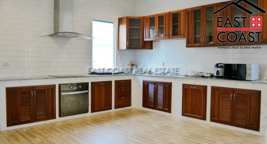 For rent 4 bedrooms house in East Pattaya, Pattaya
