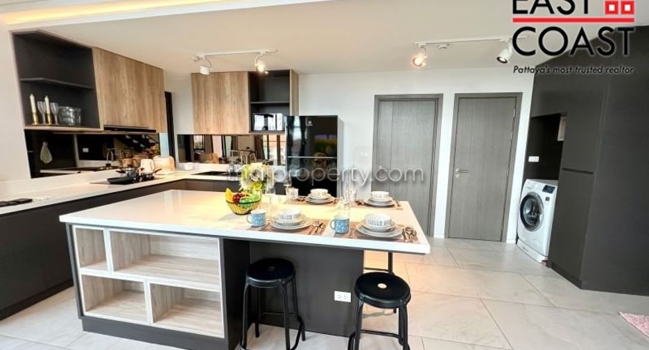 For rent 3 bedrooms condo in East Pattaya, Pattaya
