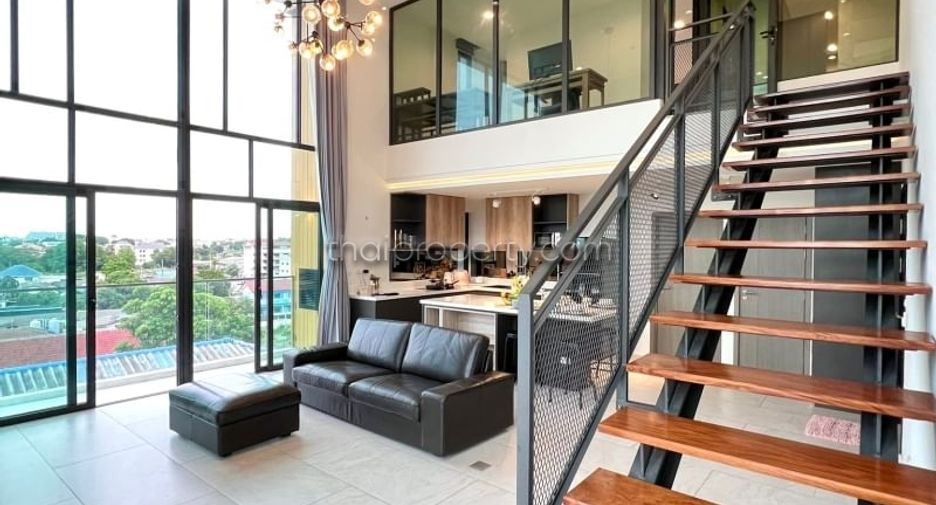 For rent 3 bedrooms condo in East Pattaya, Pattaya