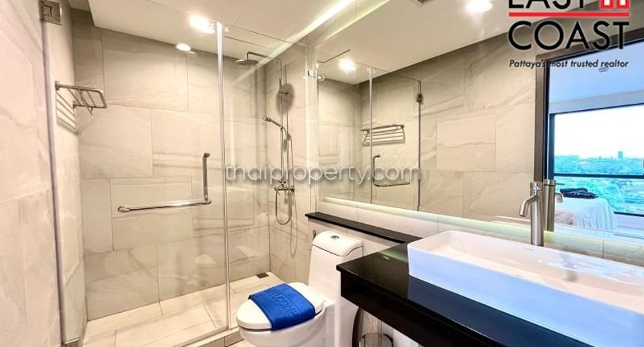 For rent 3 bedrooms condo in East Pattaya, Pattaya