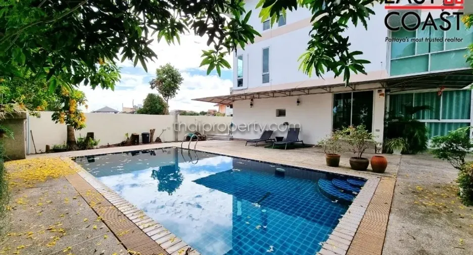 Casa en alquiler de 3 habitaciones en Mueang Rayong, Rayong