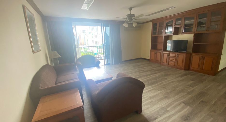 For rent 3 bedrooms condo in Watthana, Bangkok