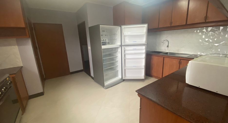 For rent 3 bedrooms condo in Watthana, Bangkok