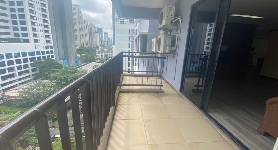 For rent 3 bedrooms condo in Watthana, Bangkok