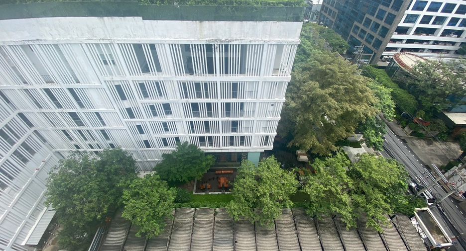For rent 3 bedrooms condo in Watthana, Bangkok