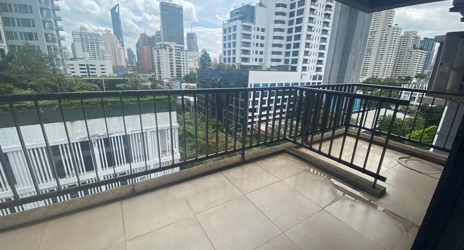 For rent 3 bedrooms condo in Watthana, Bangkok
