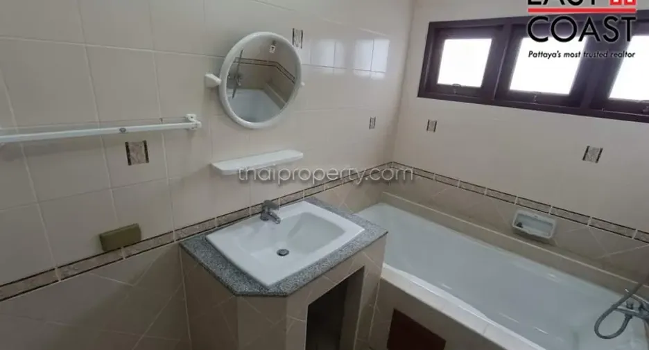For rent 4 bedrooms house in Bang Lamung, Chonburi