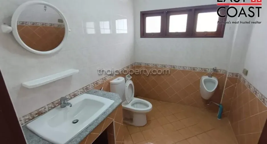 For rent 4 bedrooms house in Bang Lamung, Chonburi