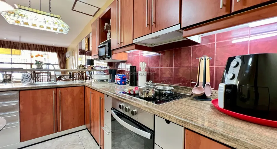 For rent 2 bedrooms condo in Bang Lamung, Chonburi