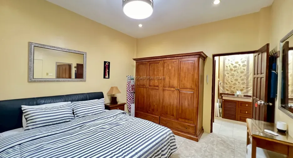 For rent 2 bedrooms condo in Bang Lamung, Chonburi