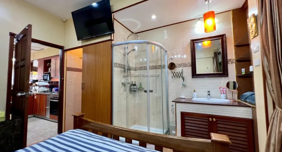 For rent 2 bedrooms condo in Bang Lamung, Chonburi