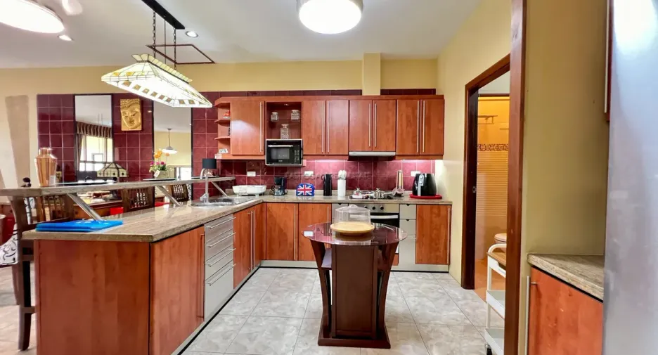 For rent 2 bedrooms condo in Bang Lamung, Chonburi