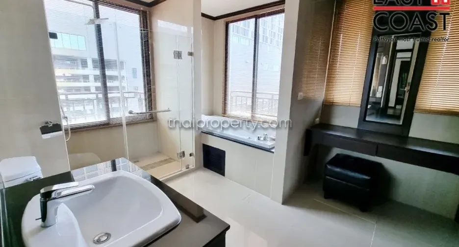 For rent 2 bedrooms condo in Bang Lamung, Chonburi