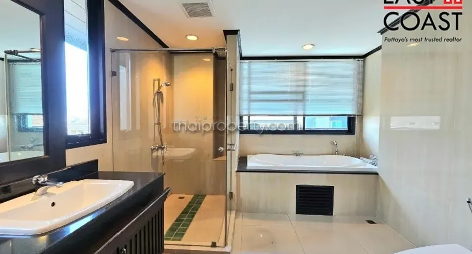 For rent 2 bedrooms condo in Bang Lamung, Chonburi