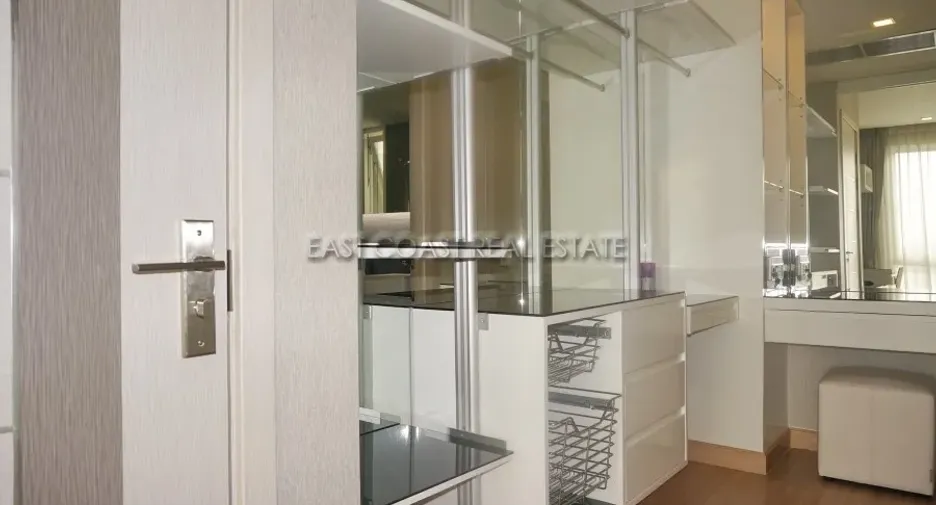 For rent 3 bedrooms condo in Bang Lamung, Chonburi