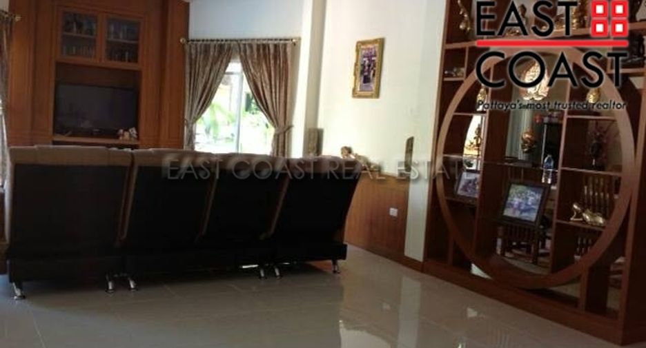 For rent 3 bedrooms house in East Pattaya, Pattaya
