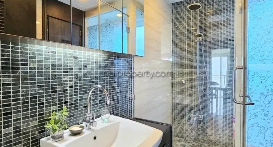 For rent 2 bedrooms condo in Bang Lamung, Chonburi