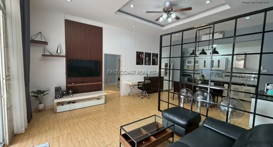 Casa en alquiler de 3 habitaciones en Bang Lamung, Chonburi