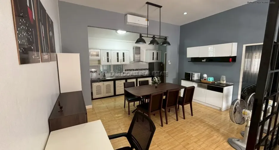 Casa en alquiler de 3 habitaciones en Bang Lamung, Chonburi