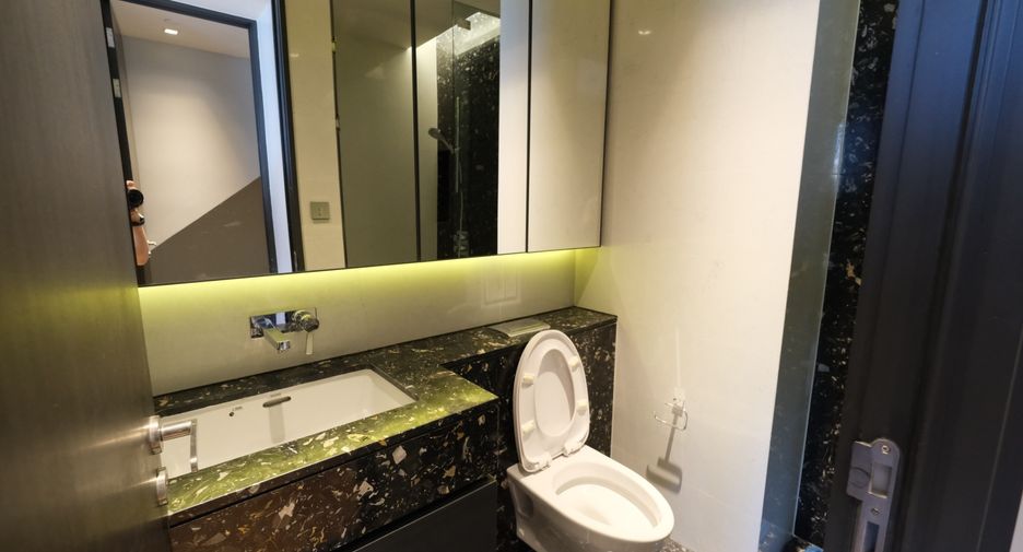 For rent and for sale 2 bedrooms condo in Khlong Toei, Bangkok