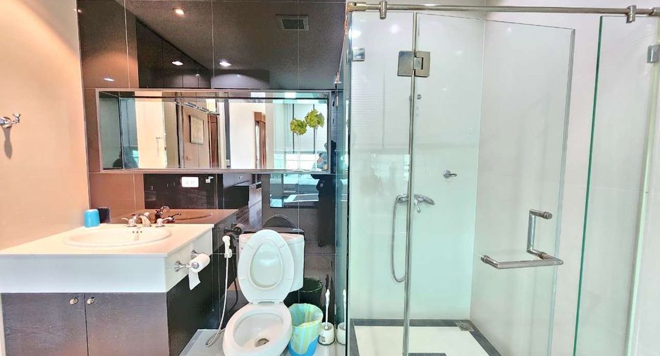 For rent and for sale 1 bed condo in Pathum Wan, Bangkok