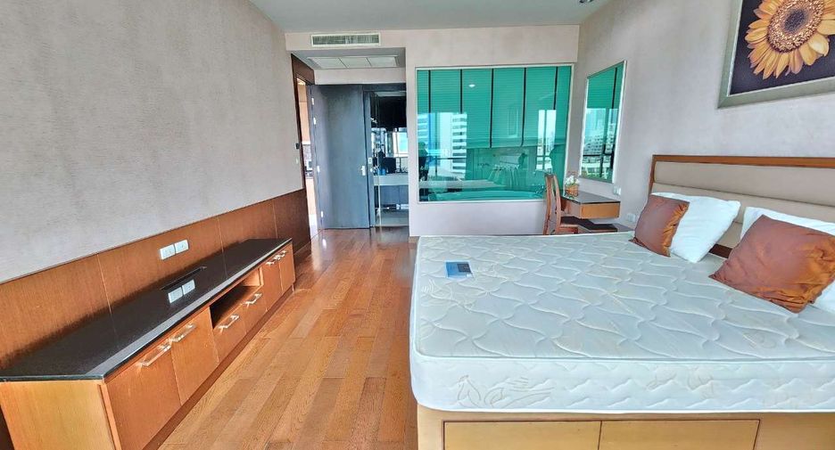 For rent and for sale 1 bed condo in Pathum Wan, Bangkok
