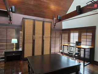 For rent 3 bedrooms condo in Bang Lamung, Chonburi