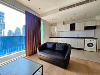 For rent and for sale 1 bed condo in Watthana, Bangkok
