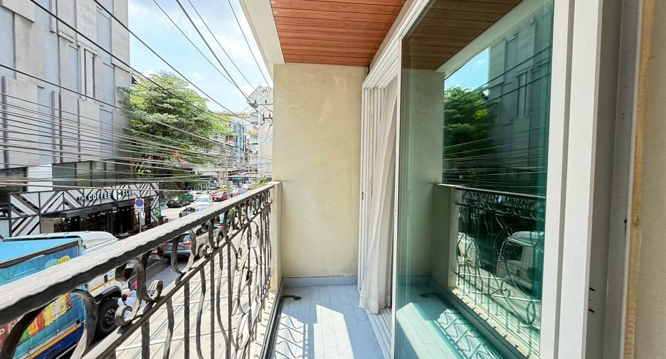 For rent 1 bed condo in Watthana, Bangkok