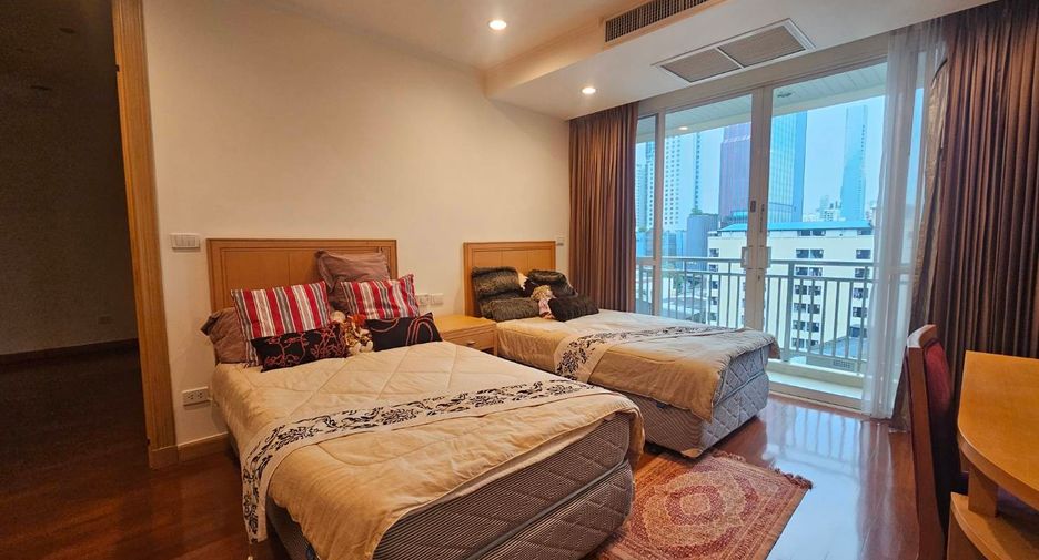 À louer 3 chambres condo à Khlong Toei, Bangkok