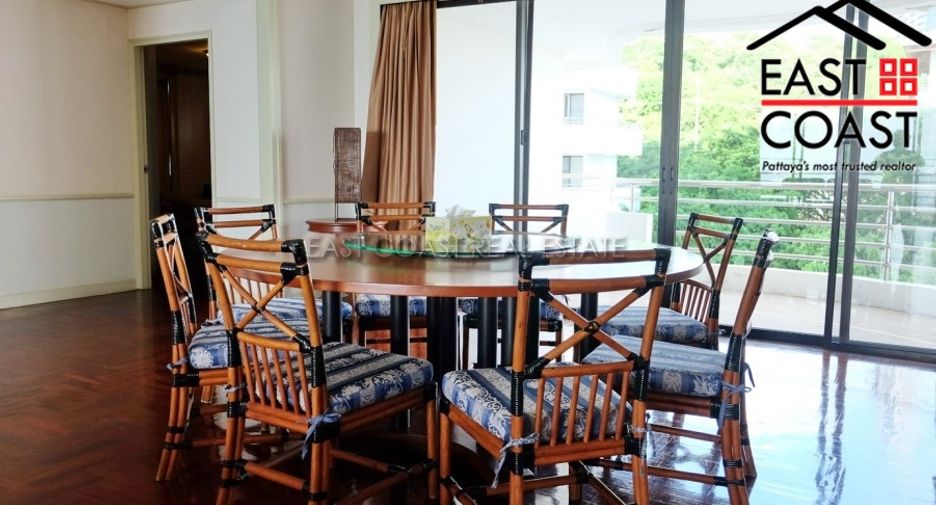For rent 3 bedrooms condo in Pratumnak, Pattaya