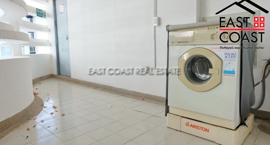 For rent 3 bedrooms condo in Pratumnak, Pattaya