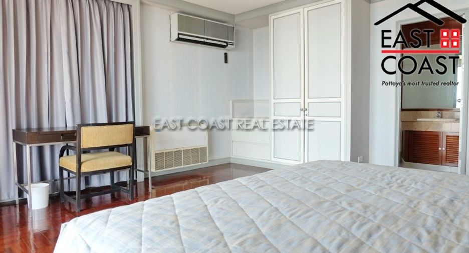 For rent 3 bedrooms condo in Pratumnak, Pattaya