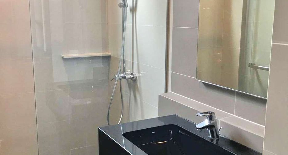 For rent and for sale 1 bed condo in Khlong Toei, Bangkok