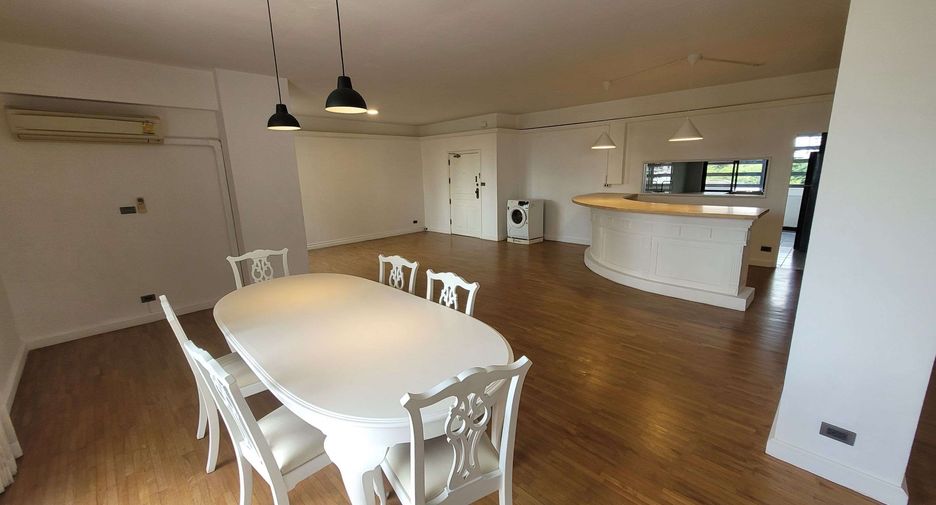 Wohnung zur Miete mit 3 Zimmer in Watthana, Bangkok